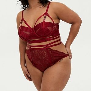 Torrid lace cutout size 1